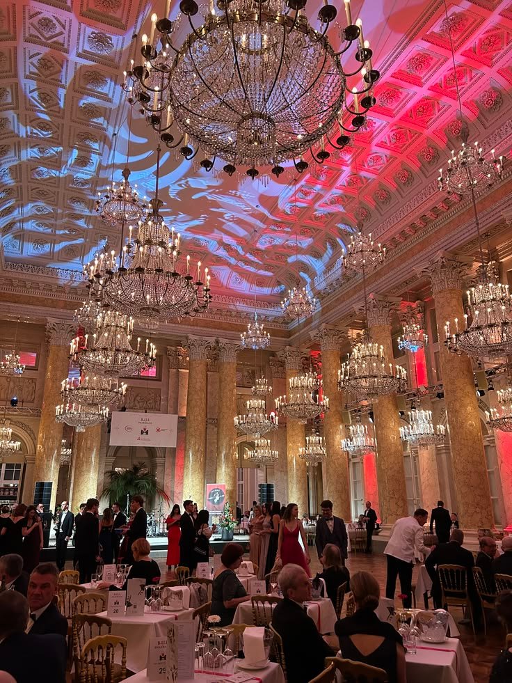 Royal Tablescape Decor